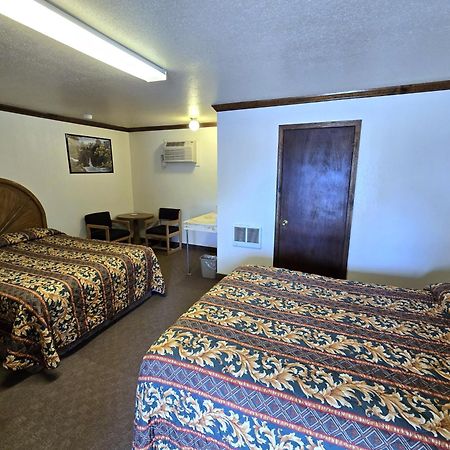Dove Creek Inn Bagian luar foto