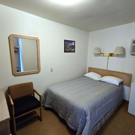 Dove Creek Inn Bagian luar foto