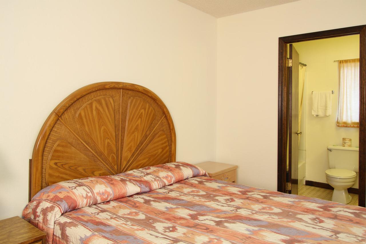 Dove Creek Inn Bagian luar foto