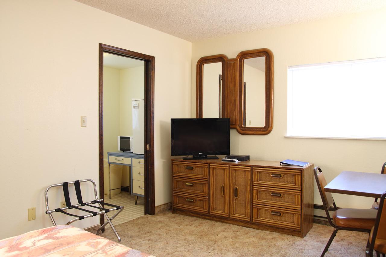 Dove Creek Inn Bagian luar foto
