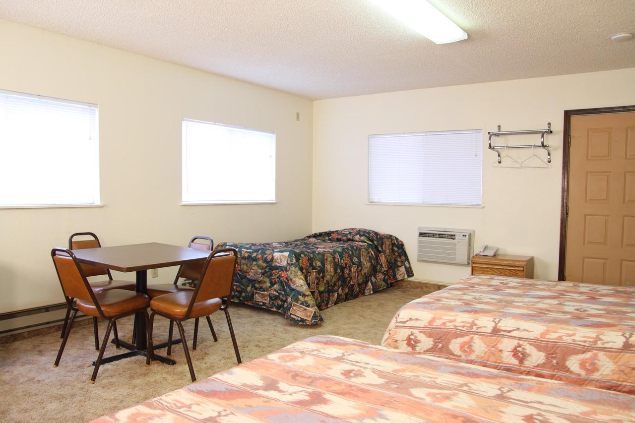 Dove Creek Inn Bagian luar foto