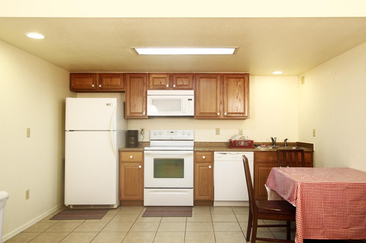 Dove Creek Inn Bagian luar foto