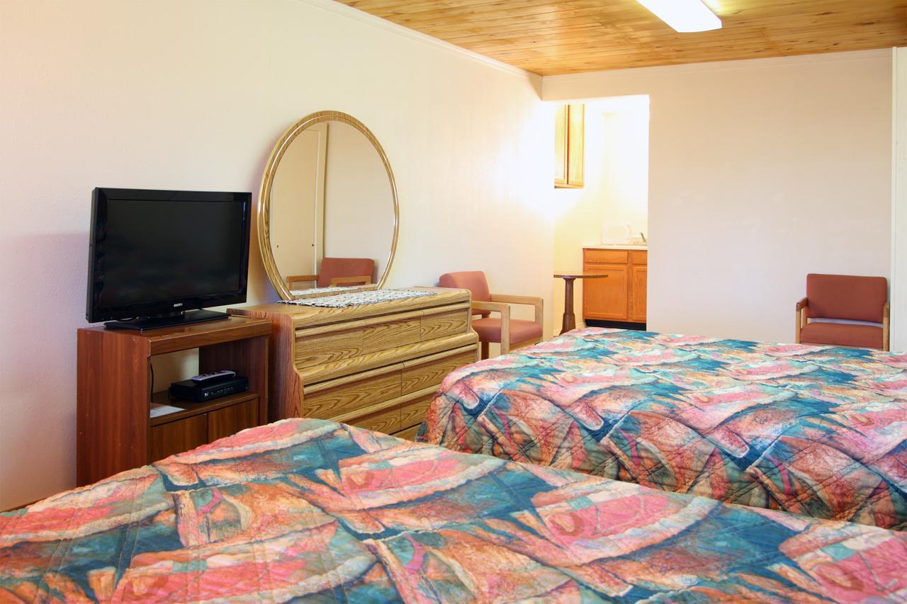 Dove Creek Inn Bagian luar foto