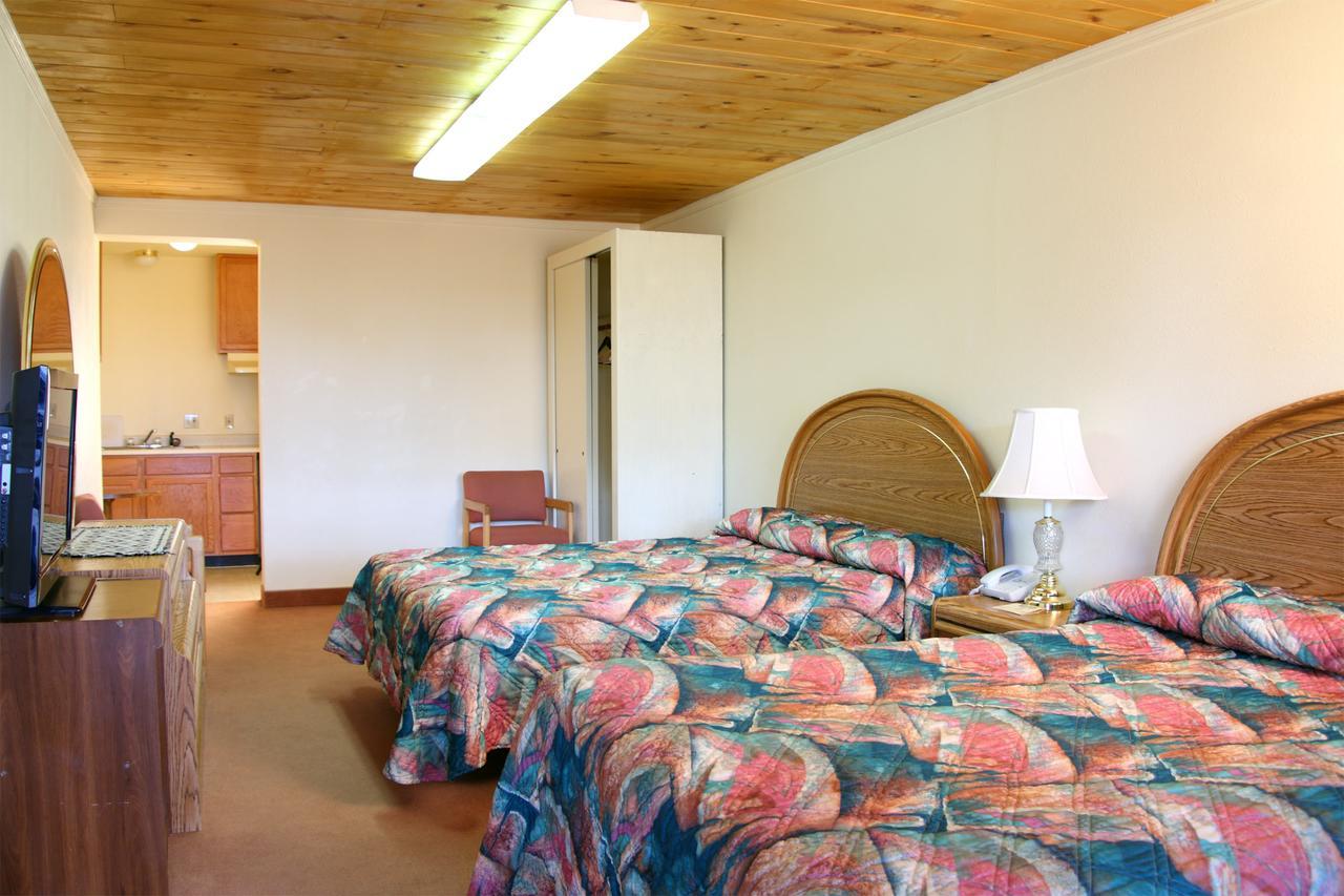Dove Creek Inn Bagian luar foto