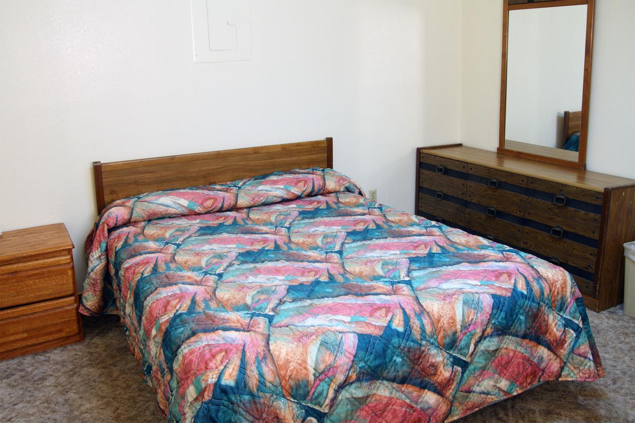 Dove Creek Inn Bagian luar foto